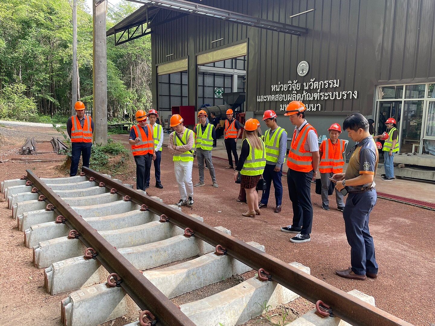 ร่วมงานประชุมสัญจรเครือข่ายผู้เชี่ยวชาญด้านระบบขนส่งทางราง