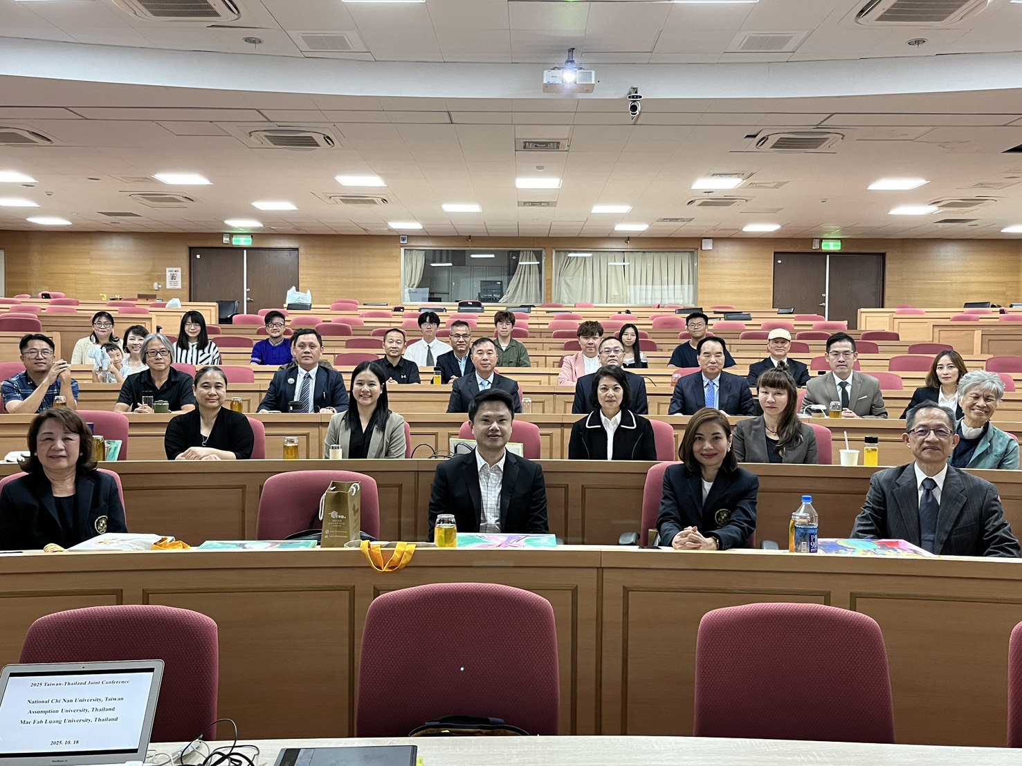 สร้างเครือข่ายวิชาการ! คณาจารย์ร่วมประชุมไทย-ไต้หวัน 2025 แลกเปลี่ยนมุมมองเศรษฐกิจระดับโลก