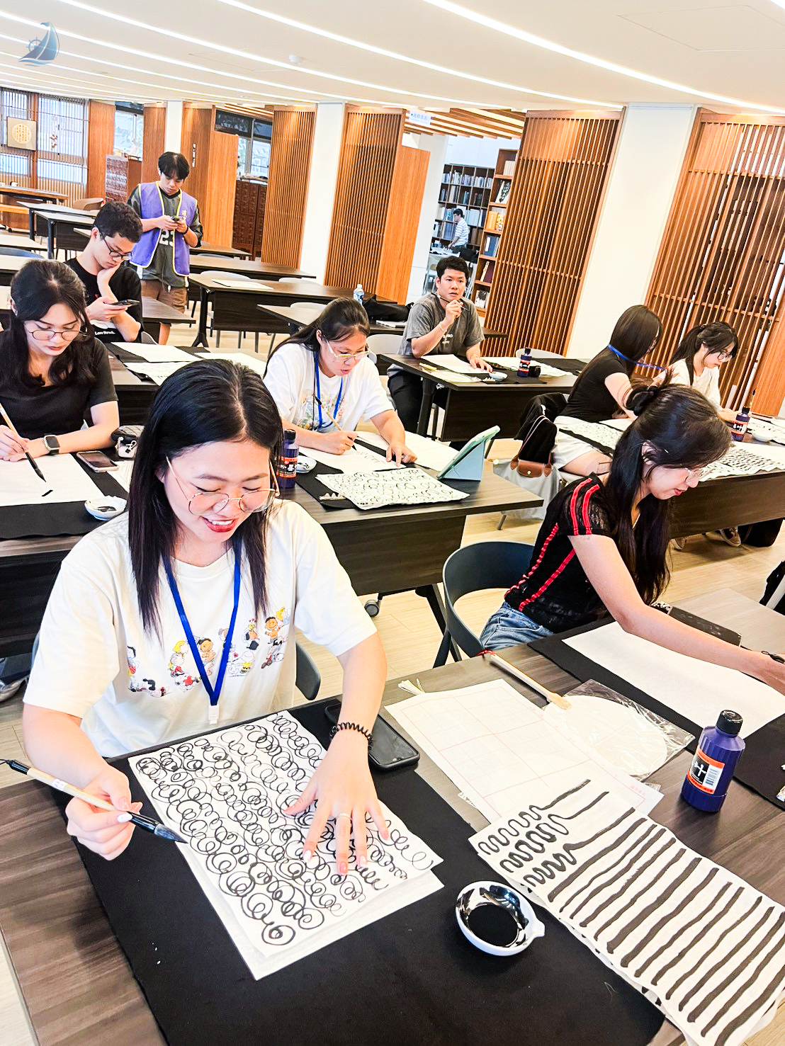 MFU News : LINE_ALBUM_22_ก.ค._69_กิจกรรม_Chinese_calligraphy_260723_24.JPG
