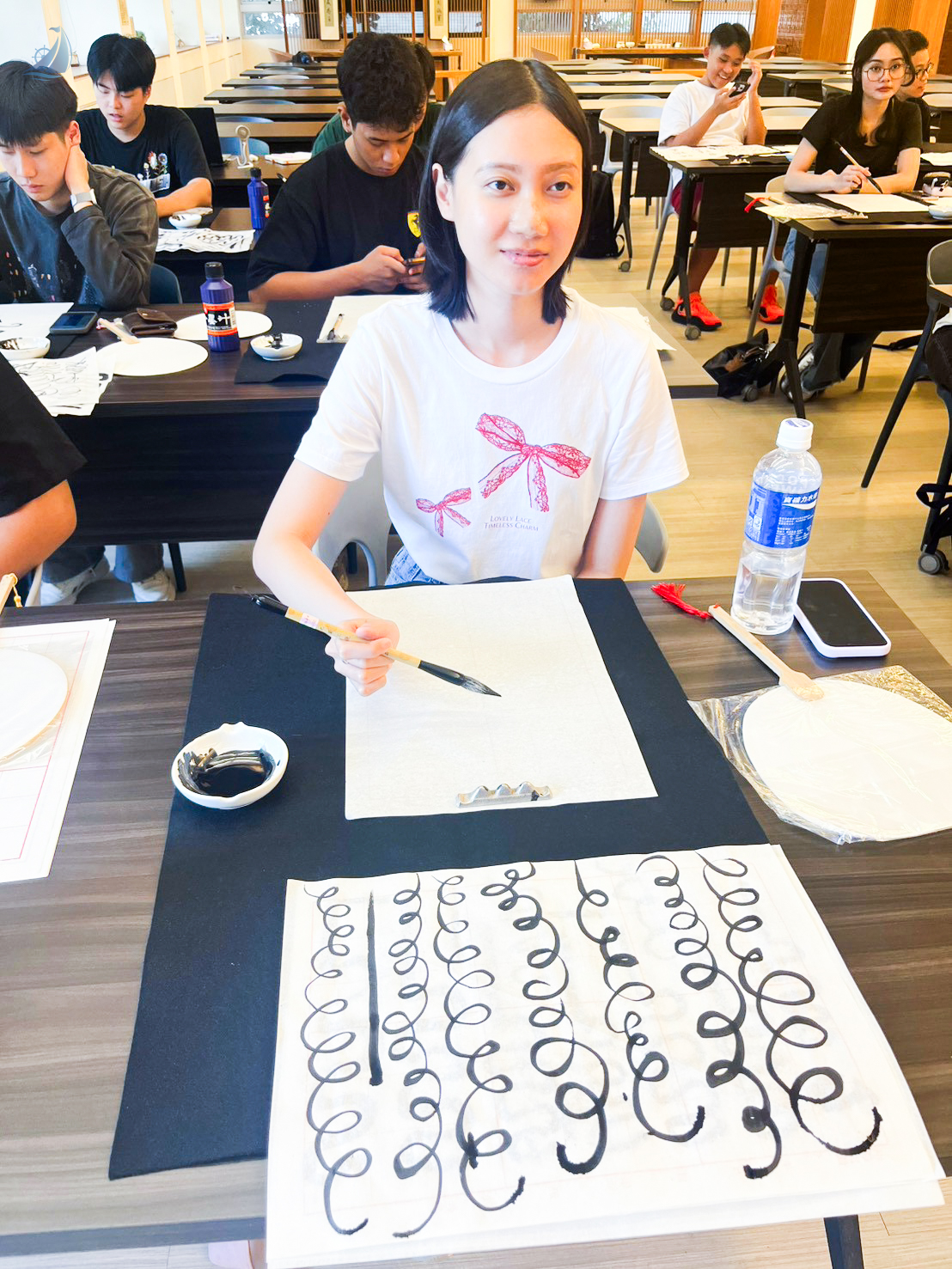 MFU News : LINE_ALBUM_22_ก.ค._69_กิจกรรม_Chinese_calligraphy_260723_30.JPG