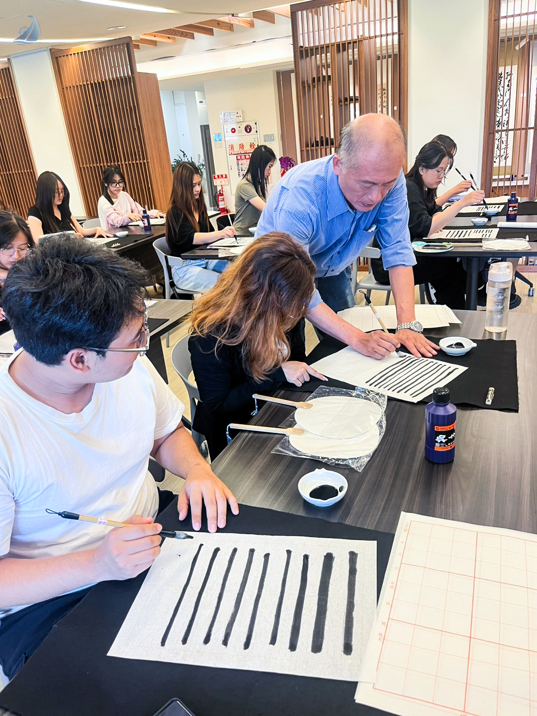 MFU News : LINE_ALBUM_22_ก.ค._69_กิจกรรม_Chinese_calligraphy_260723_48.JPG